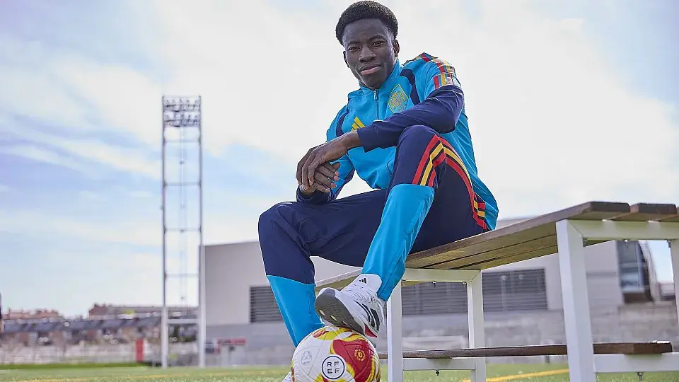Ebrima Tunkara, de jugar descalç a Gàmbia a la pretemporada amb el primer equip del Barça