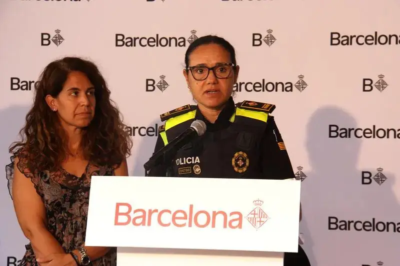 La Guàrdia Urbana de Barcelona desallotja un assentament a Montjuïc on dormien una trentena de persones