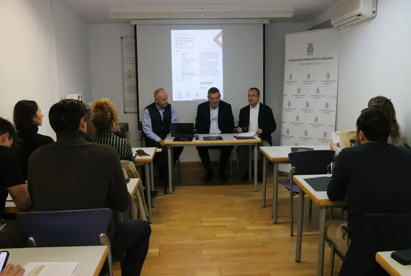 Els promotors alerten que cal doblar la construcció d’habitatge i apostar pels pisos protegits