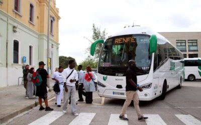 Queixes, resignació i enuig entre els usuaris de l’R13 a l’estació de Valls en el primer dia de tall per obres