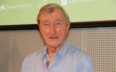 Julian Barnes regala al públic la seva darrera novel·la ‘Comiats’: «Crec que he dit tot el que havia de dir»