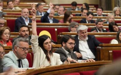El ple del Parlament votarà la setmana que ve si exigeix al Govern retirar «definitivament» els mossos dels instituts