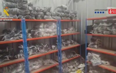 Detenen tres persones i intervenen més de 2.000 articles falsificats a Terrassa valorats en dos milions d’euros