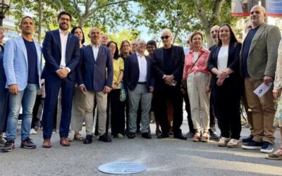 Barcelona ret homenatge a Gaudí amb una placa en el lloc on un tramvia el va atropellar fa cent anys