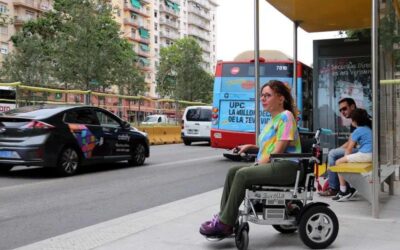 Montse Font, la creadora de contingut viral que mostra el seu dia a dia en cadira de rodes per millorar l’accessibilitat de Barcelona
