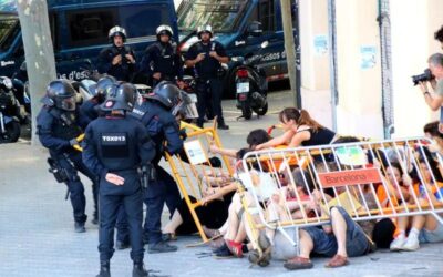 Desnonen una família amb un menor d’un edifici de Barcelona amb pisos turístics