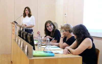 Nou de cada deu titulats de grau treballen tres anys després d’acabar els estudis universitaris