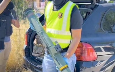 Nou detinguts en un cop contra una xarxa que distribuïa armes sota demanda dirigida des de la presó