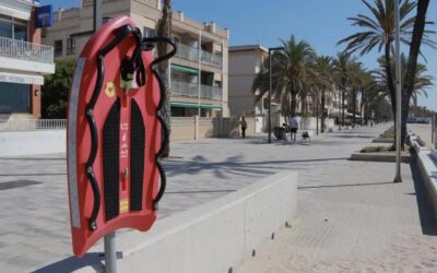 Els socorristes alerten d’un excés de confiança a les platges: «El mar és un medi contrari a la vida humana»