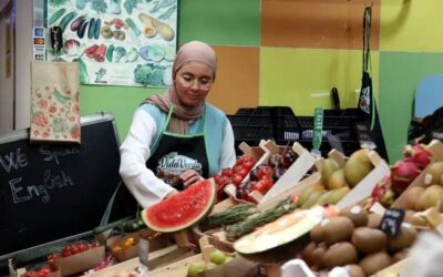 Comerciants nouvinguts prenen el relleu a les parades de Barcelona: «Soc la nova del mercat»