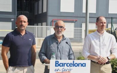 Sirera denuncia que molts refugis climàtics de Barcelona estan tancats a l’agost i exigeix una auditoria