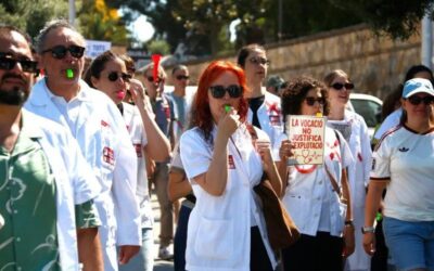 Metges de Catalunya anuncia vaga indefinida de facultatius a partir de l’octubre