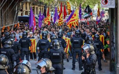 Els Mossos blinden el Fossar de les Moreres perquè simpatitzants de l’esquerra independentista i d’Aliança no es trobin