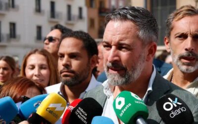 Abascal diu que el trasllat de migrants al port de Ceuta són «allaus humanes» i qualifica les imatges de «dantesques»