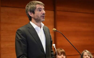 Urtasun s’oposa al creixement “desfermat” de l’aeroport del Prat i critica la posició “pròpia dels anys 70” del PSC