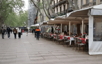 Barcelona homogeneïtzarà les terrasses de la Rambla amb l’objectiu de millorar l’estètica i evocar una imatge «unitària»