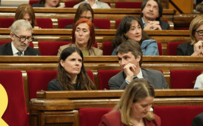 Junts acusa Illa de ser «còmplice» de l’emergència lingüística del català i li reclama un «canvi de rumb urgent»